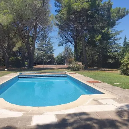 Villa La Des Pins Avec Piscine Et Tennis Garons