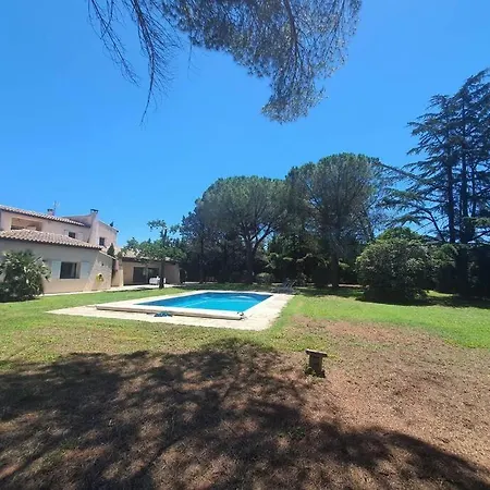 La Des Pins Avec Piscine Et Tennis Garons