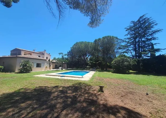 La Des Pins Avec Piscine Et Tennis Garons