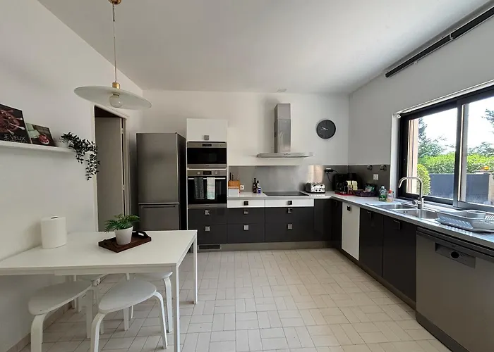 La Des Pins Avec Piscine Et Tennis Villa Garons